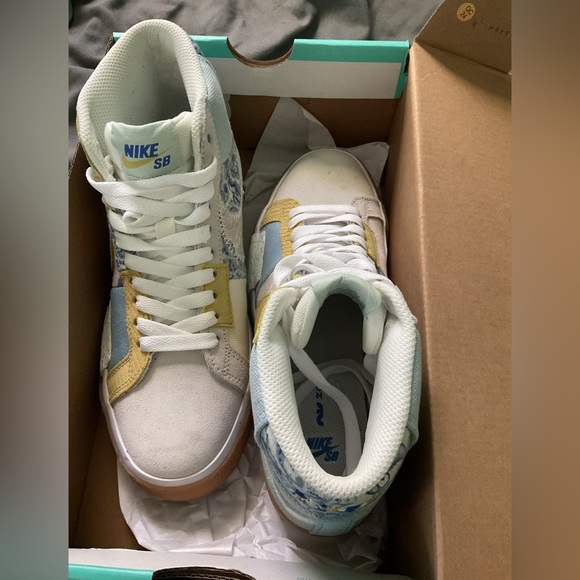 Colorful High-Top Sneakers - Picture 2 of 3